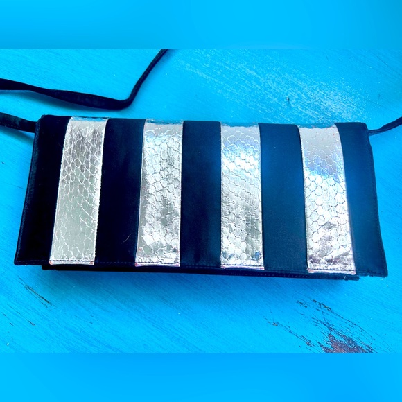 💥NWT💥Frenchy of California by Robert Ferenc Snakeskin & Satin Vintage Clutch💥 - Picture 12 of 12
